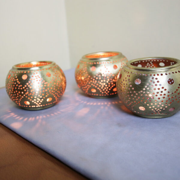 set of 3 brass candle holders - Image 9