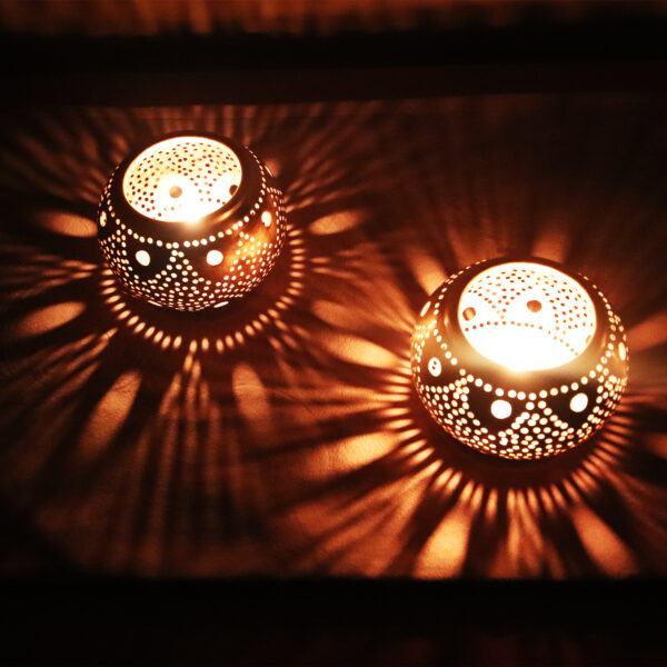 set of 3 brass candle holders - Image 7