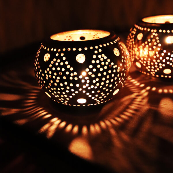 set of 3 brass candle holders - Image 3